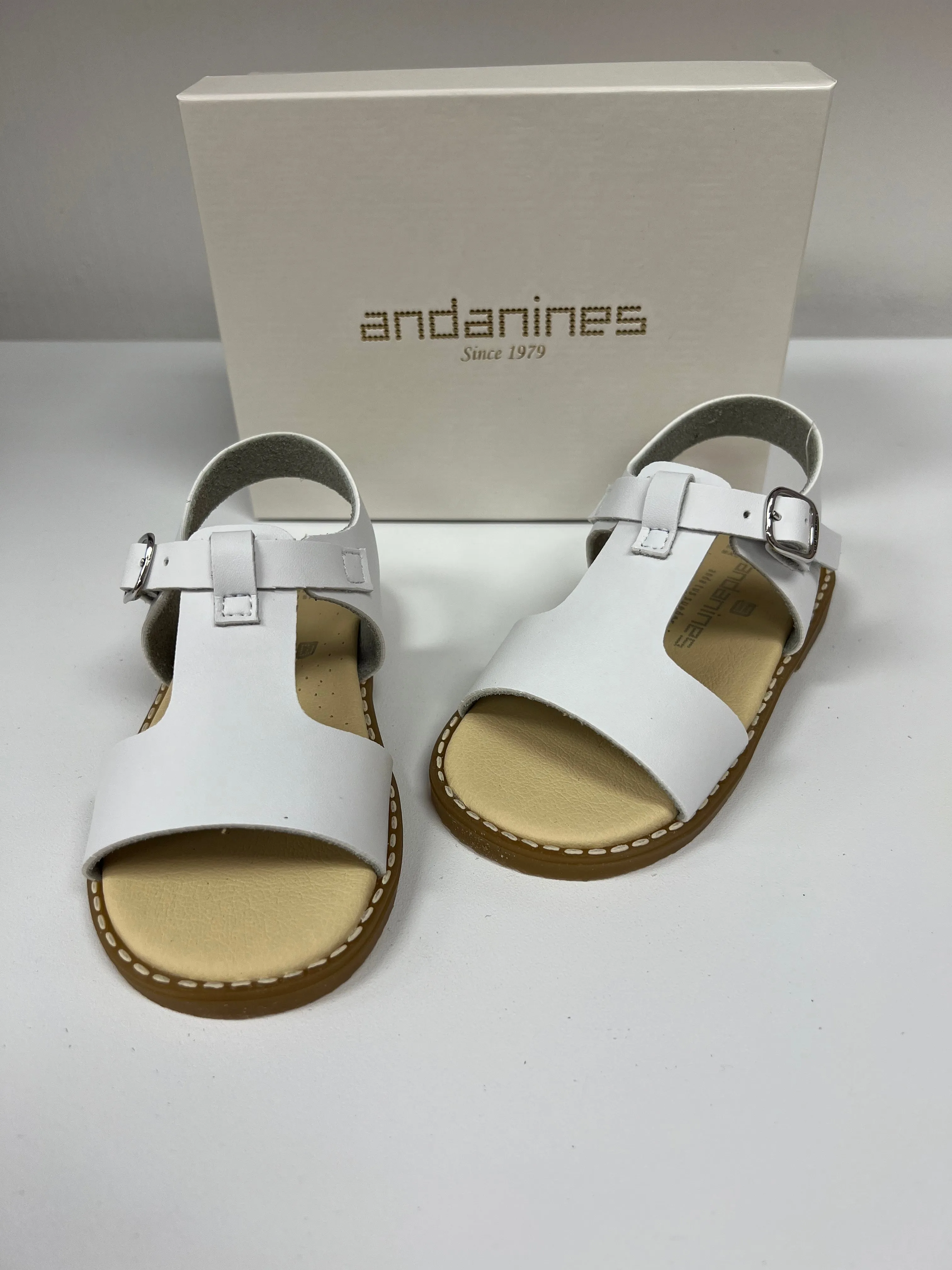 201291 Andanines White Leather T Bar Sandal