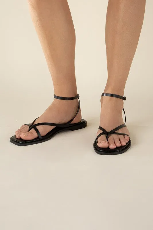 ELIO Flat Sandals