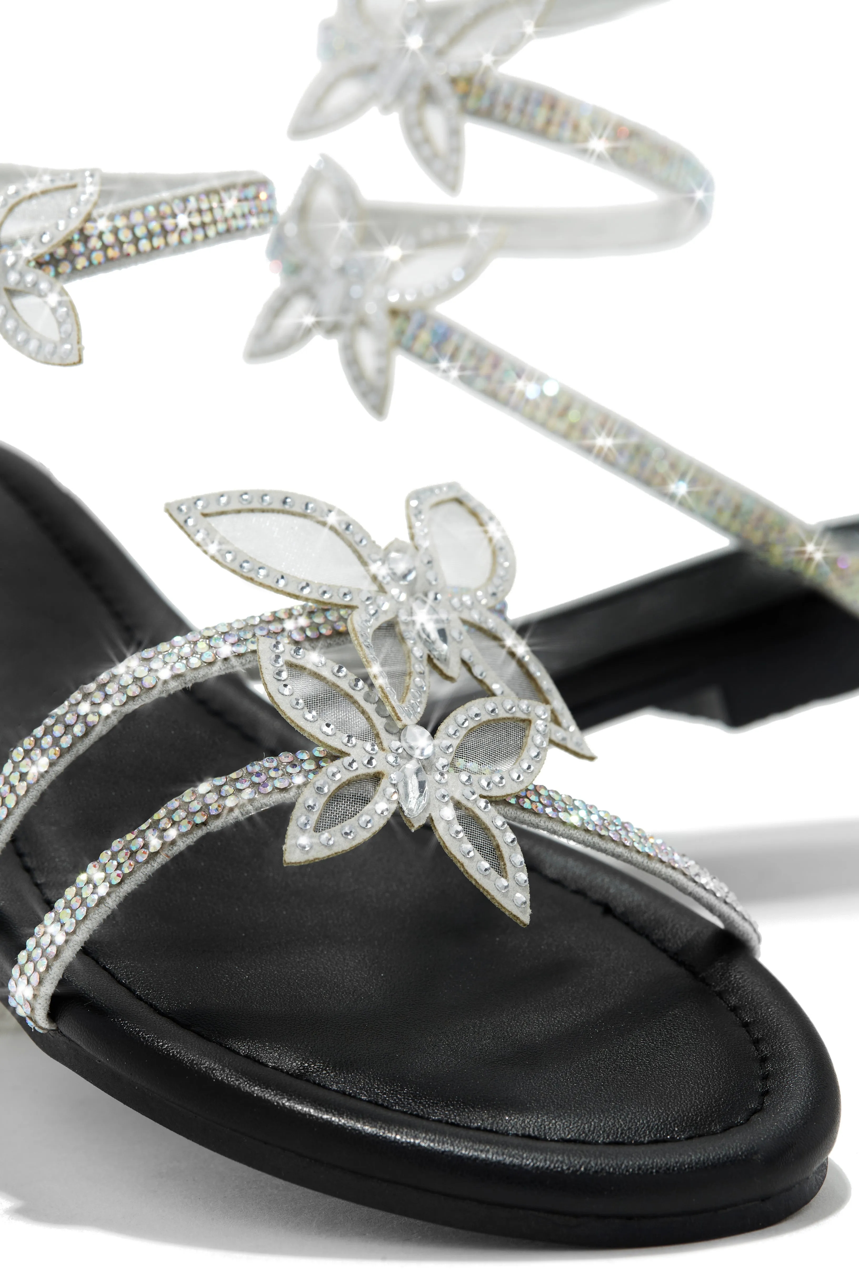 Fantasy Embellished Around The Ankle Coil Sandals - Black